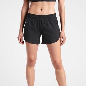 Athleta Hustle lined Short 3”